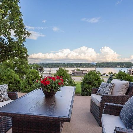 River View Lodge Le Claire Екстер'єр фото