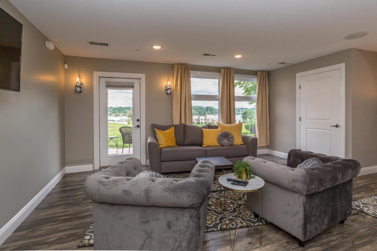 River View Lodge Le Claire Екстер'єр фото