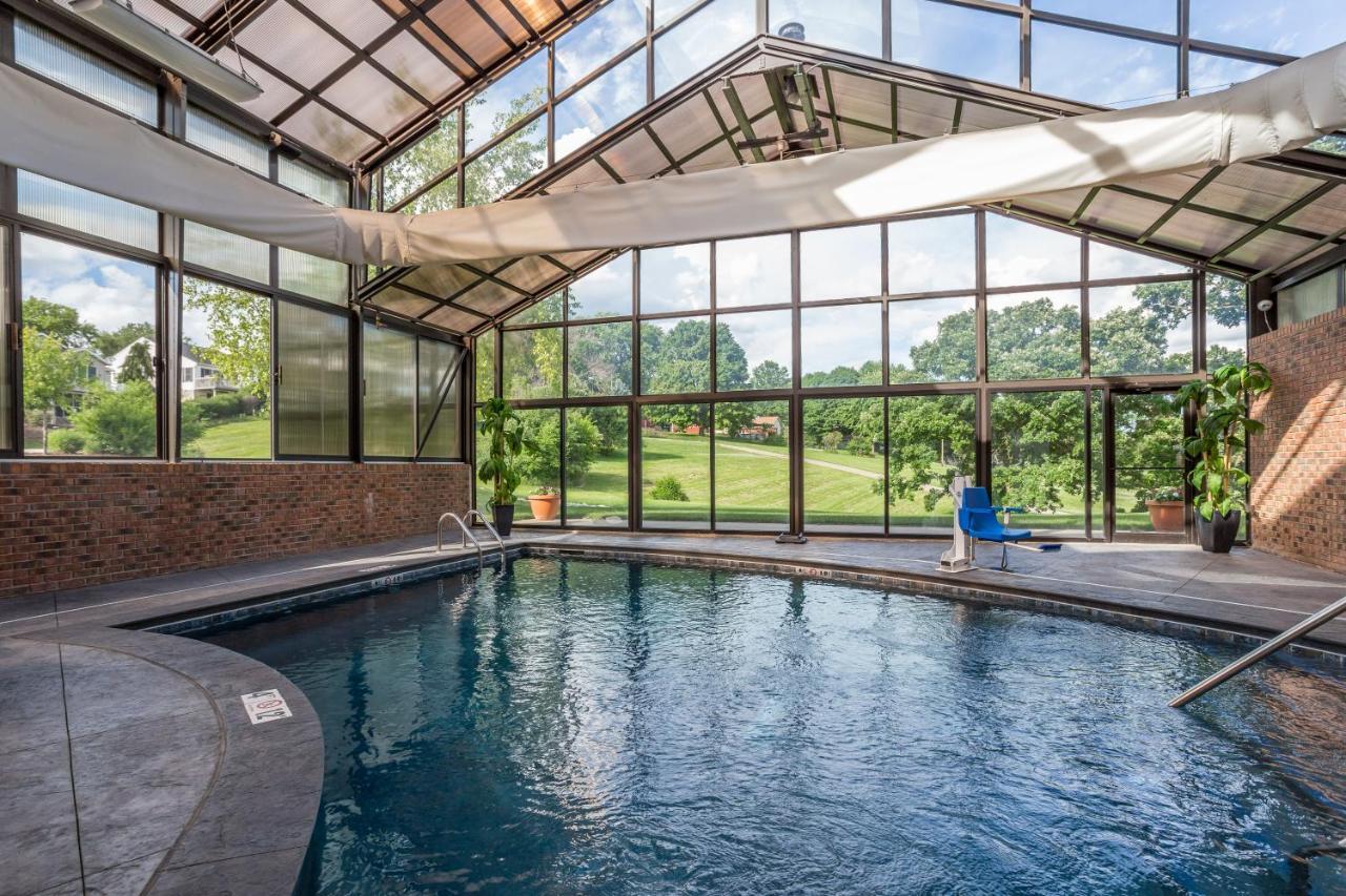 River View Lodge Le Claire Екстер'єр фото