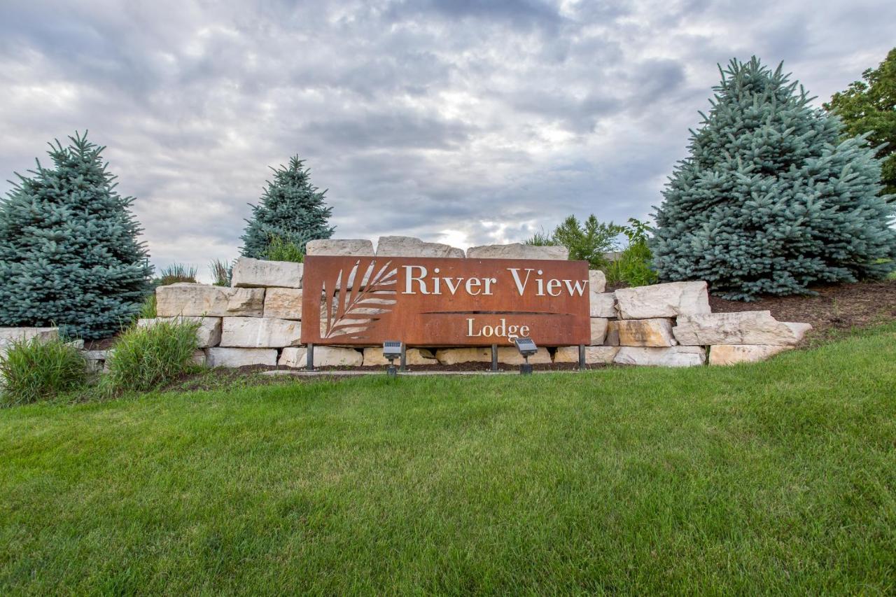 River View Lodge Le Claire Екстер'єр фото